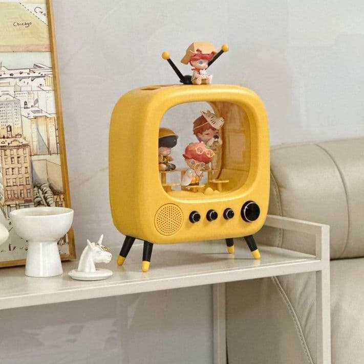 フィギュアケース 小型 レトロテレビ型コレクションケース 間接照明