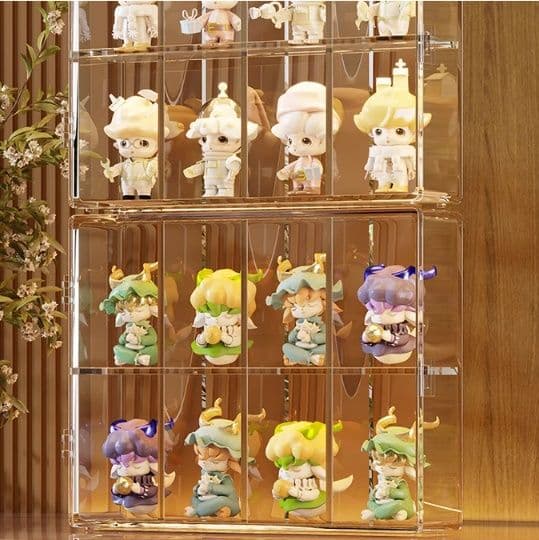 フィギュアケース 透明仕切り付き小型フィギュア収納ケース